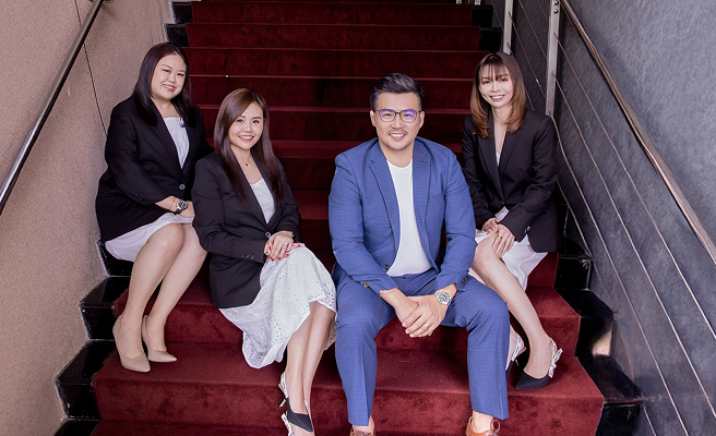 searchstaffing_stairs-1